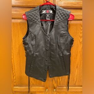 Women’s size small 100% black leather biker vest conceal carry pockets NEW